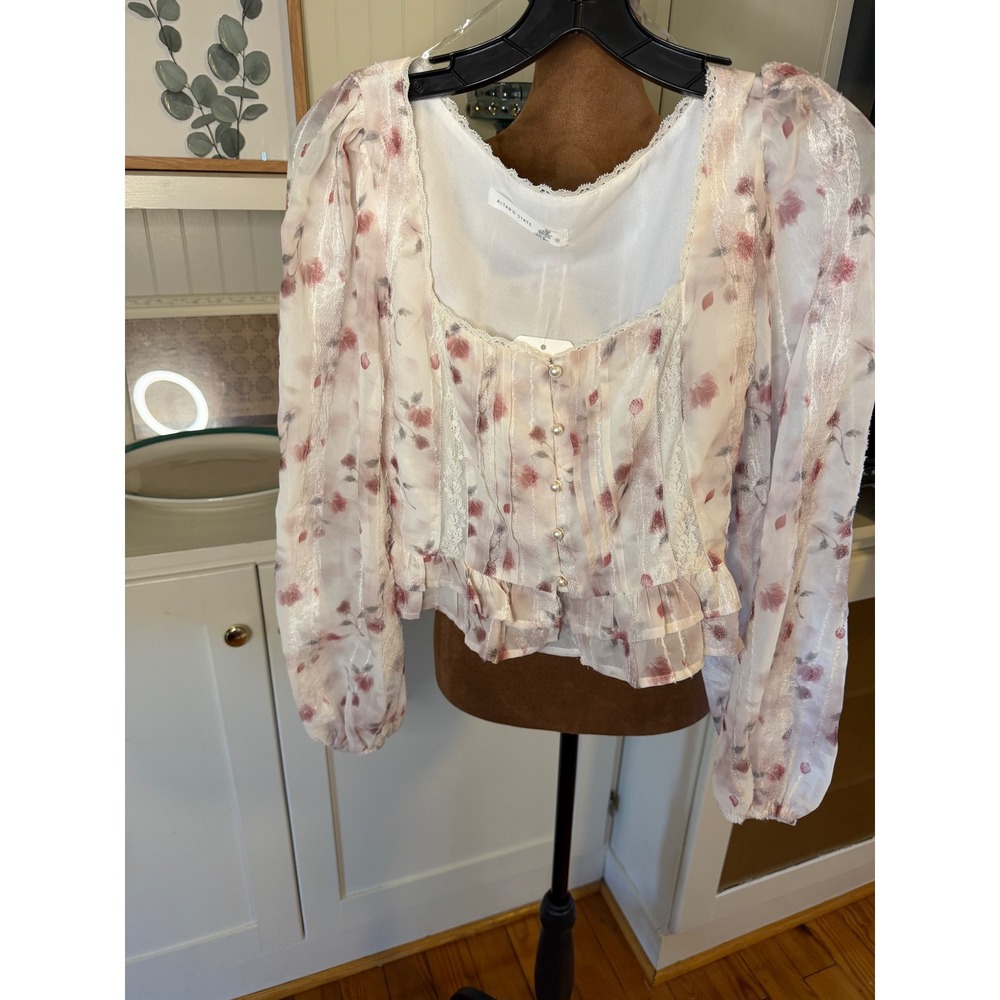 Altar'd State Floral Lace Trim Pearl Button Crop Top Ivory Pink Small NWT